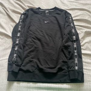 Nike crewneck